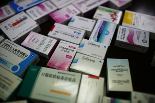 現(xiàn)場查獲的疫苗。