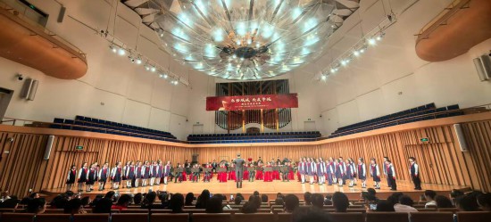 重慶大學(xué)城樹人小學(xué)校管樂團(tuán)參加比賽。